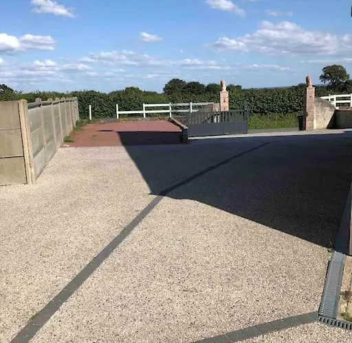 Katharos Avec Et Piscine Willa